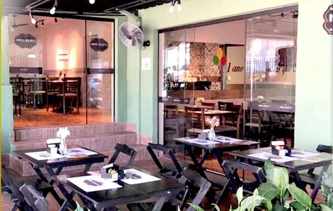 Anúncios Digitais em Restaurantes: Telas de publicidade da No Ponto Mídia no Miguelito Restaurante e Café, Vila Santista, Atibaia